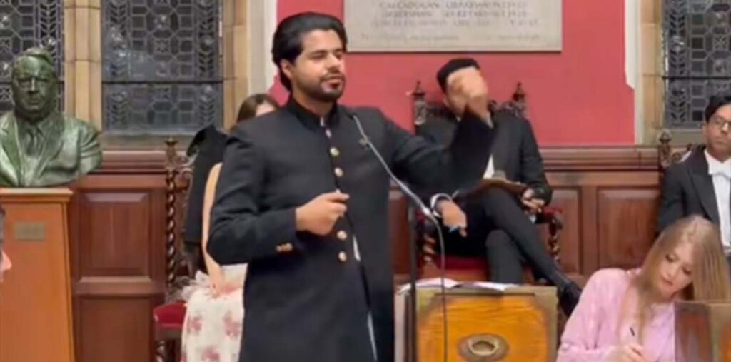 آکسفورڈ یونیورسٹی مباحثہ ، پاکستانی طلبہ نے بھارتی ٹیم کو دو تہائی اکثریت سے شکست دی، منطق اور حقائق سے دل جیت لیے