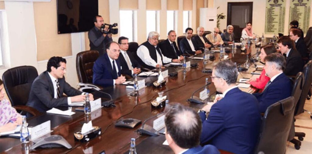 آئی ایم ایف کی 23 شرائط تسلیم: ایس آئی ایف سی کو مراعات دینے سے روک، نئے خصوصی اقتصادی زونز کی تعمیر پر پابندی لگا دی