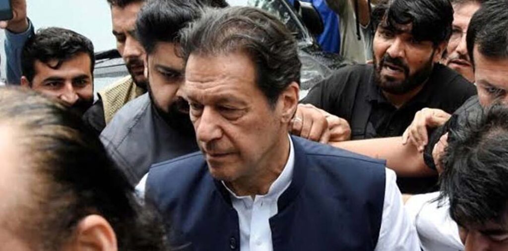 جوڈیشل کمپلیکس حملہ کیس: عمران خان کو ذاتی حیثیت یا ویڈیو لنک کے ذریعے پیش کرنے کا حکم